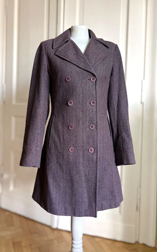 Fioletowy jesienny płaszcz dwurzędowy wełniany tweed jodełka rozkloszowany preppy Marks & Spencer | 36