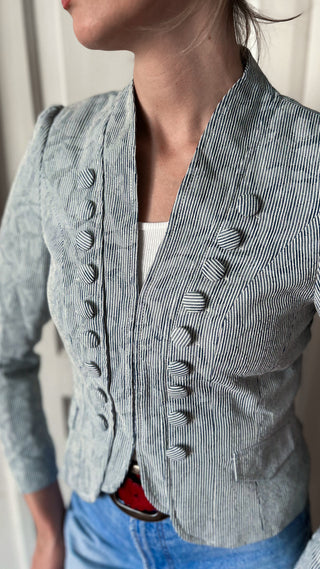 Biały krótki taliowany żakiet w granatowy prążek letni marynistyczny Tailored by Next | 36 38