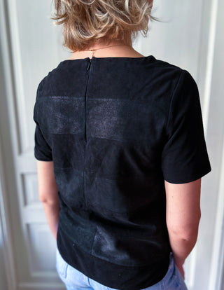 Czarna skórzana zamszowa bluzka t-shirt z krótkim rękawem InWear | 36 38