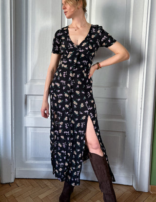 Czarna sukienka maxi w kwiaty rozcięcia styl lata 90. Miss Selfridge | 34 36