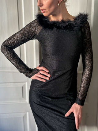 Czarna sukienka wieczorowa black tie koronkowa z futrem ze Szwecji | 34 36