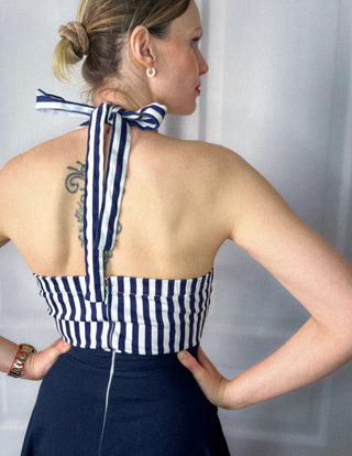 Granatowa sukienka midi marynarska rozkloszowana pin up bawełna wiązana na szyi Lindy Bop | 36 38