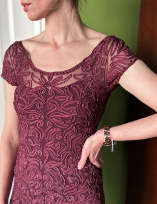 Bordowa sukienka koktajlowa midi w ornamenty Patsy Seddon | 36 38