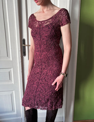 Bordowa sukienka koktajlowa midi w ornamenty Patsy Seddon | 36 38
