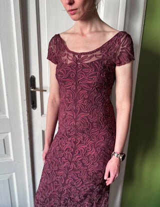 Bordowa sukienka koktajlowa midi w ornamenty Patsy Seddon | 36 38
