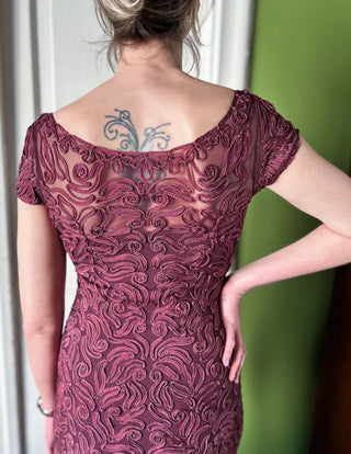 Bordowa sukienka koktajlowa midi w ornamenty Patsy Seddon | 36 38