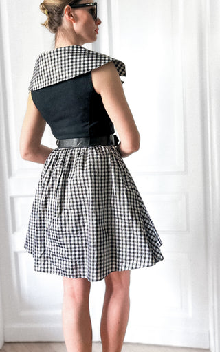 Czarno-biała sukienka w kratę retro pin-up rozkloszowana w stylu lat 50. Vera Mont | 36