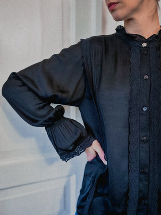 Czarna romantyczna koszula z wiskozy i modalu model Austin Blouse Fabienne Chapot | 42 44