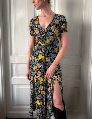 Czarna sukienka maxi w kwiaty rozcięcia styl lata 90. Miss Selfridge | 36 38