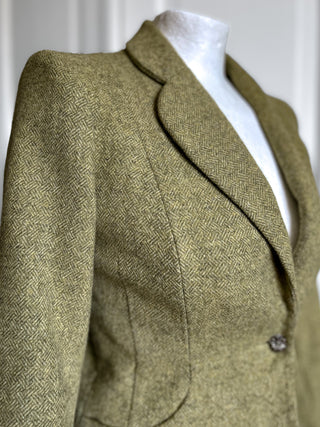 Oliwkowy krótki żakiet tweed jodełka wełna Oasis | 34 36